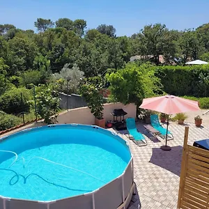 Hébergement de vacances Les Pins-2 P-piscine-terrasse-prestations, Roquefort-les-Pins