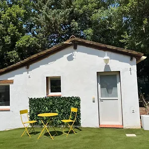 Appartement Un Dans Un Endroit Tranquille, Roquefort-les-Pins